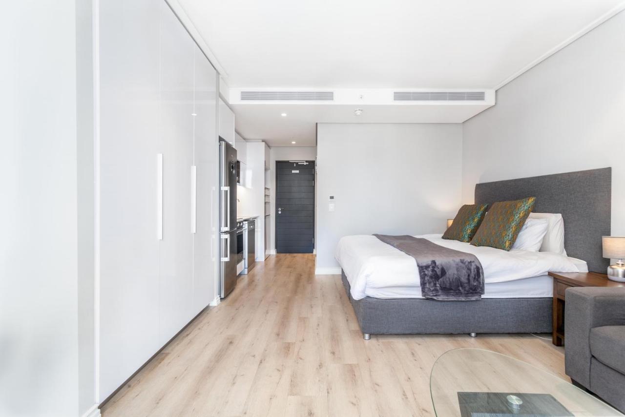 Luxurious 16 On Bree Studio Apartment - Harbour Views Cape Town Bagian luar foto