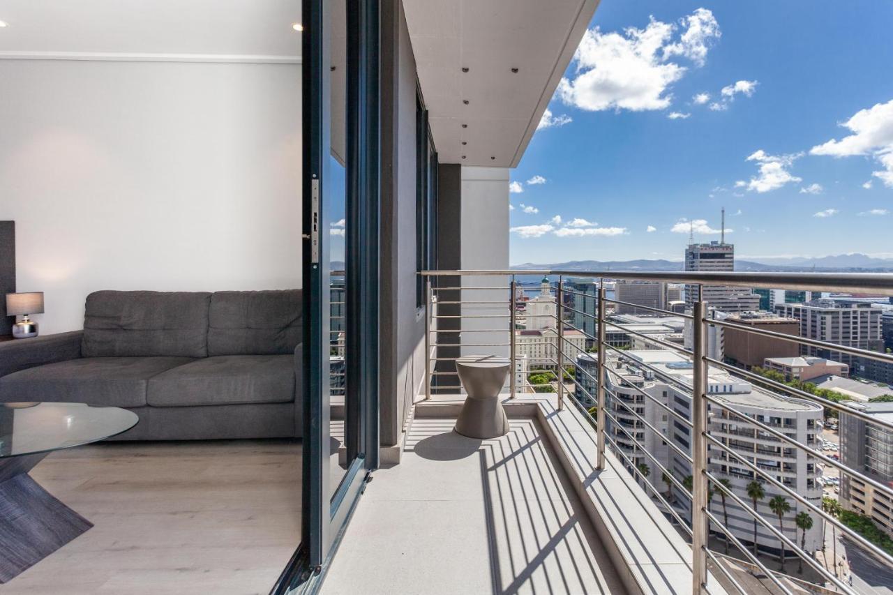 Luxurious 16 On Bree Studio Apartment - Harbour Views Cape Town Bagian luar foto