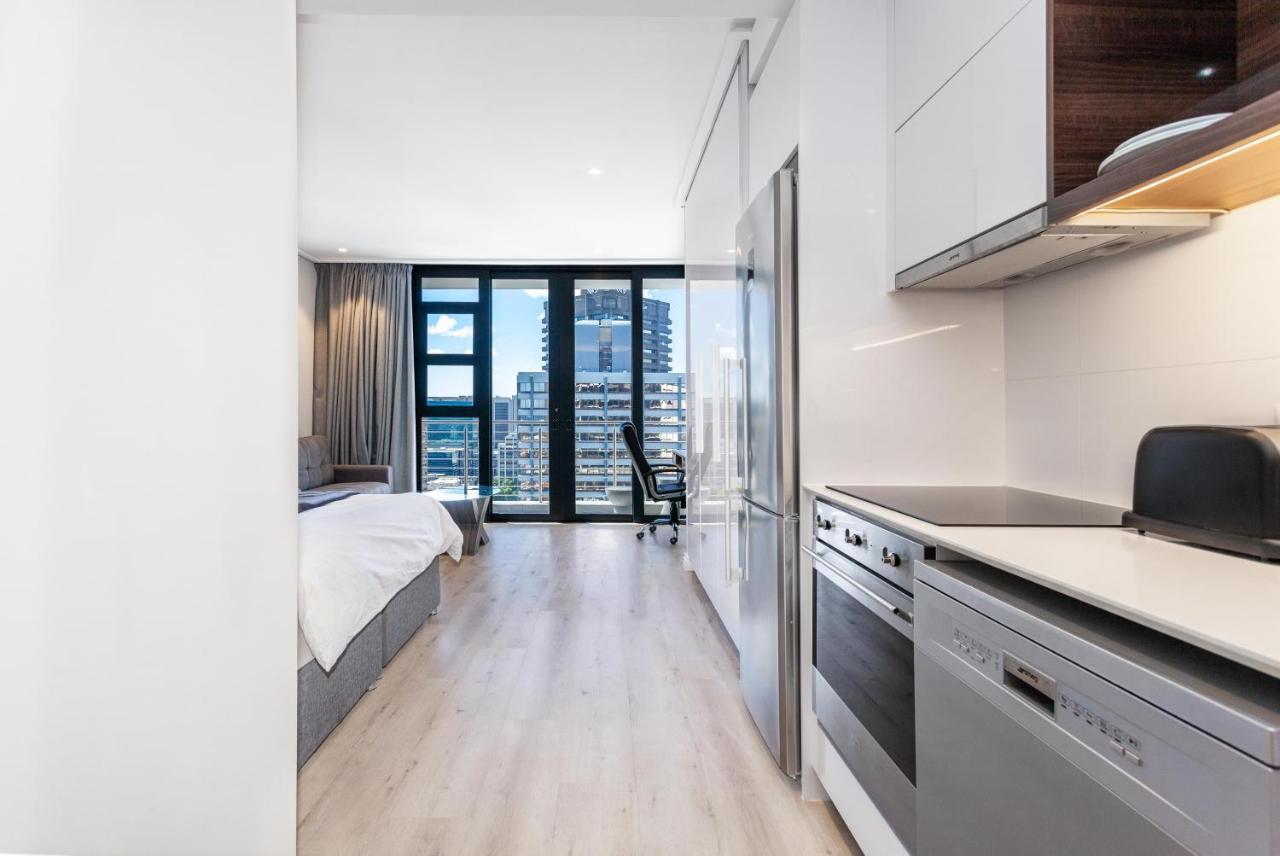 Luxurious 16 On Bree Studio Apartment - Harbour Views Cape Town Bagian luar foto