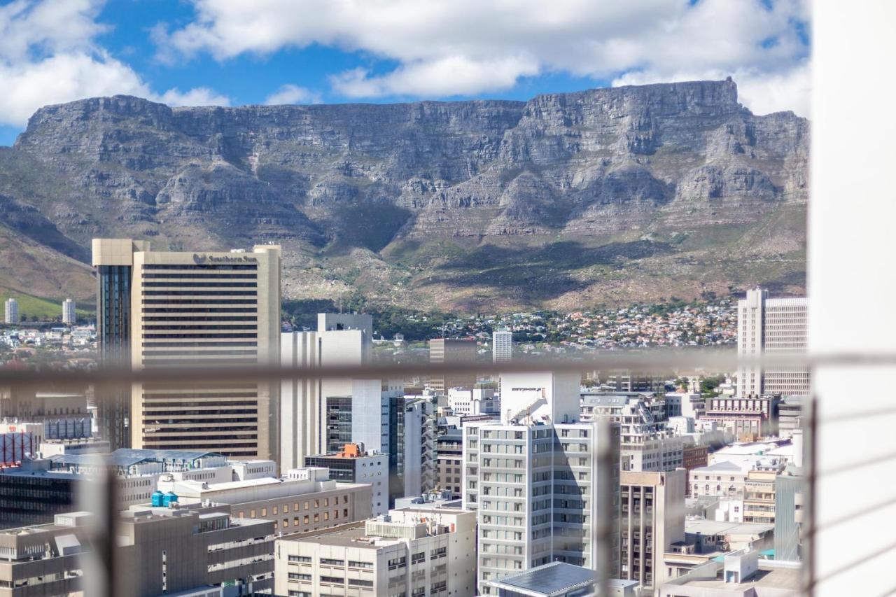 Luxurious 16 On Bree Studio Apartment - Harbour Views Cape Town Bagian luar foto