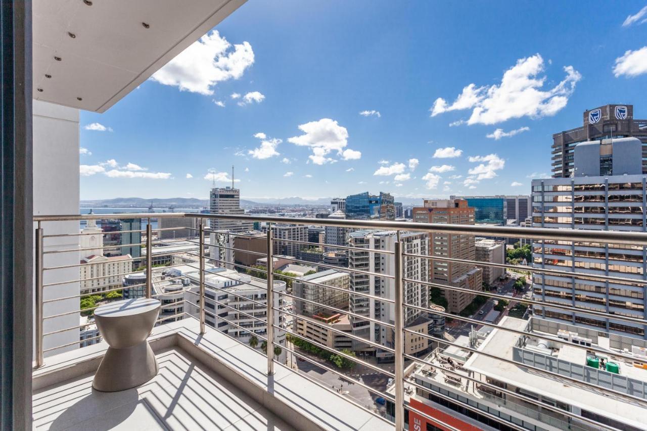Luxurious 16 On Bree Studio Apartment - Harbour Views Cape Town Bagian luar foto