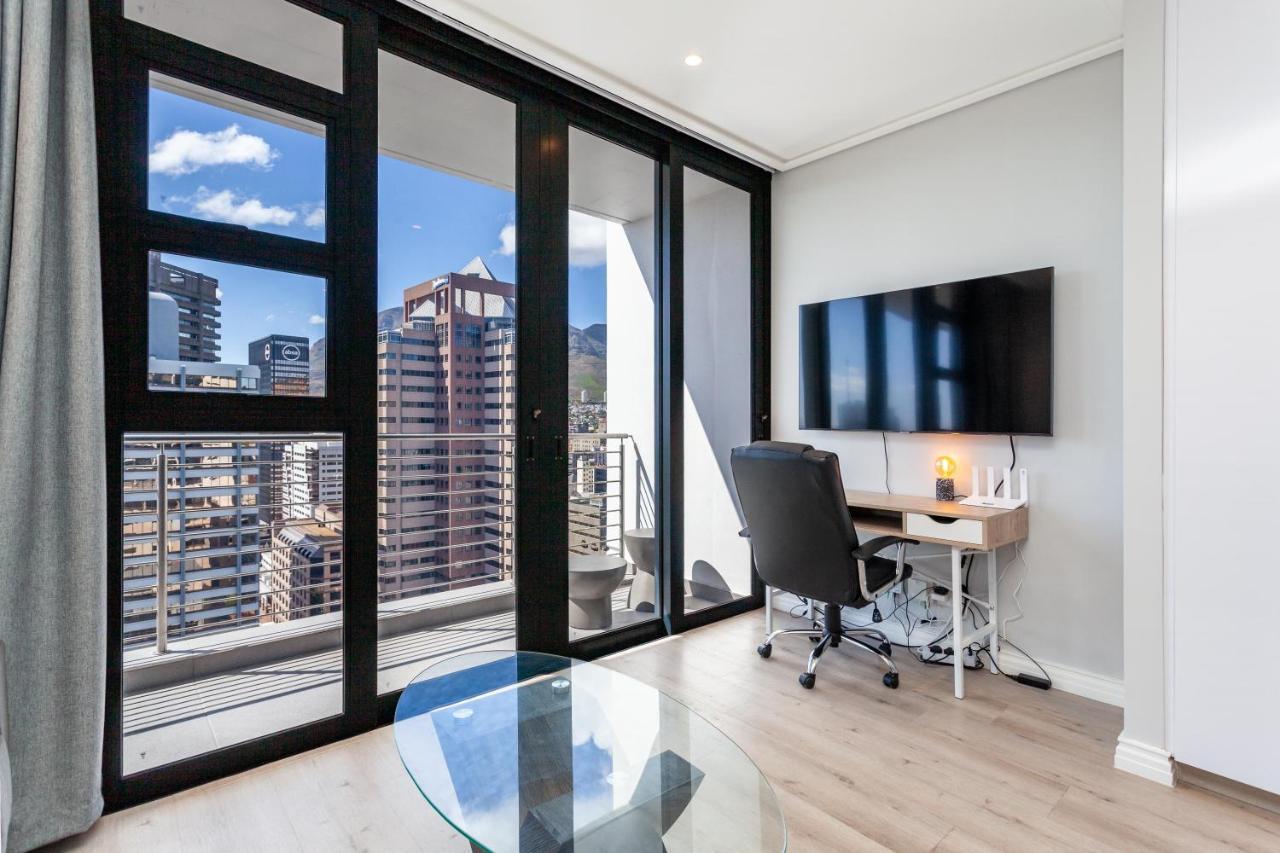 Luxurious 16 On Bree Studio Apartment - Harbour Views Cape Town Bagian luar foto