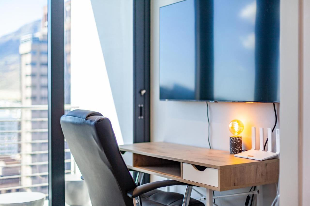 Luxurious 16 On Bree Studio Apartment - Harbour Views Cape Town Bagian luar foto