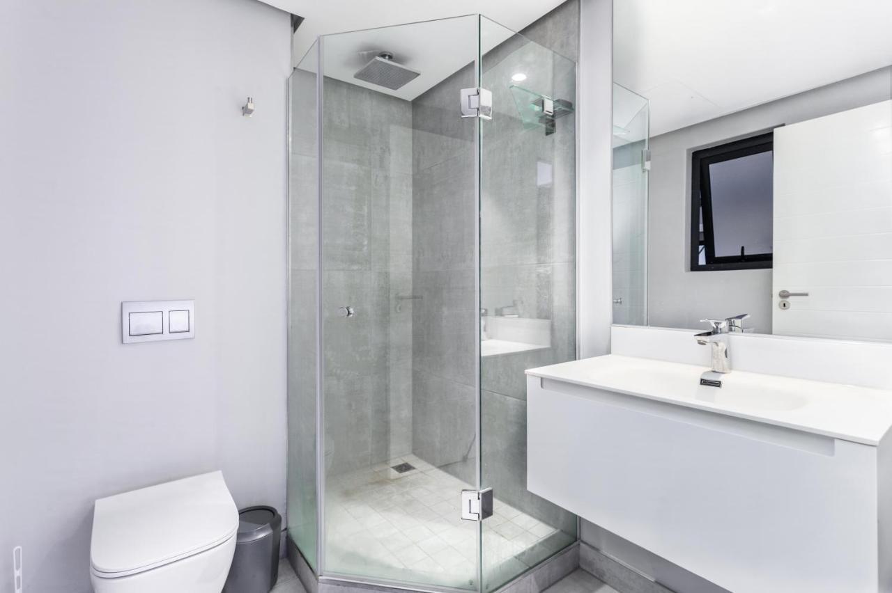 Luxurious 16 On Bree Studio Apartment - Harbour Views Cape Town Bagian luar foto