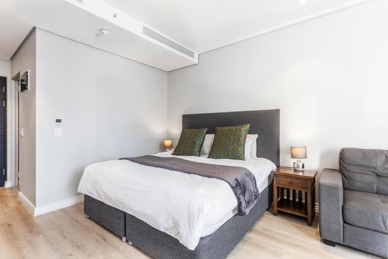 Luxurious 16 On Bree Studio Apartment - Harbour Views Cape Town Bagian luar foto